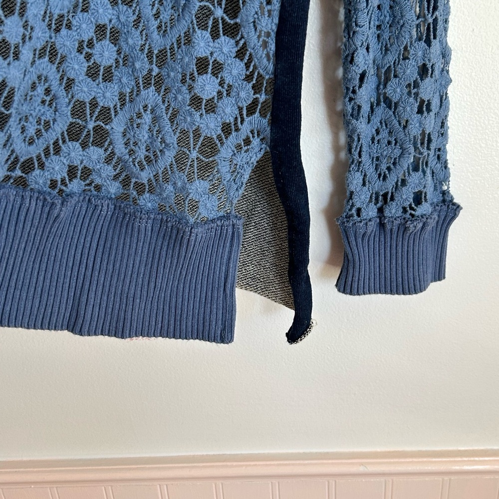 NWOT Johnny Was Blue Crochet Top Cottagecore Floral Sheer Coastal Casual - Picture 7 of 9